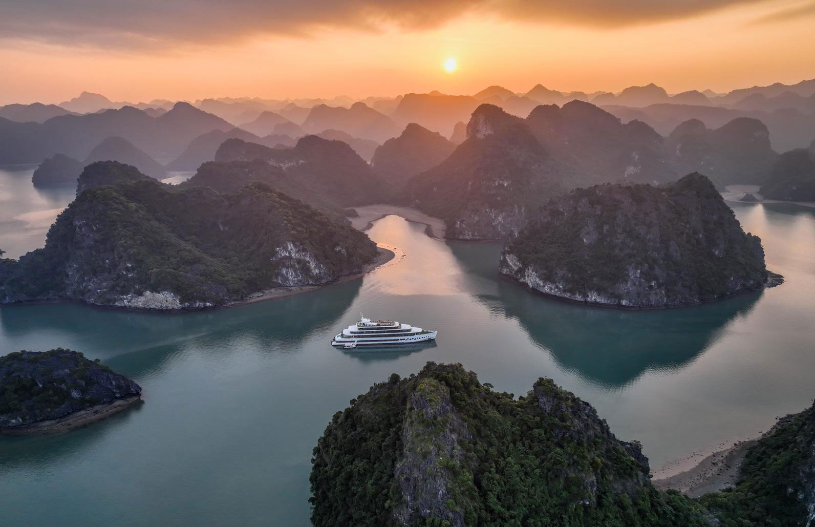 Embark on a Luxurious Odyssey with Elite of the Seas Cruise in Halong Bay