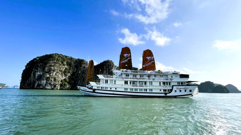 Signature Royal Cruise – The Ultimate 3-Deck Luxury Escape in Bai Tu Long Bay